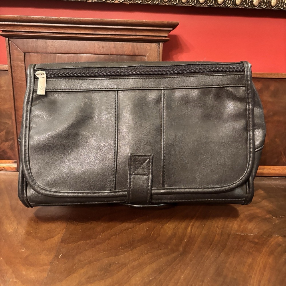 Brookwood‎ Hanging Travel Toiletry Kit Bag Black Faux Leather Organizer NWT 12x7